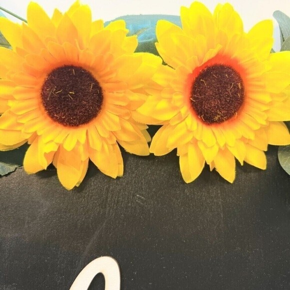 Welcome wood sigh Sunflower 12” diameters - Picture 5 of 7